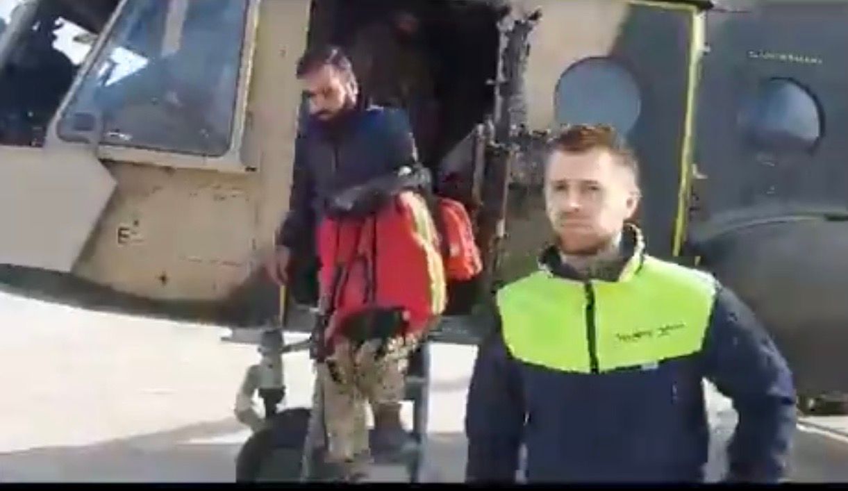 طالبانو په بدخشان کې د لوېدلې الوتکې څلور تنه ژغورل شوي کسان کابل ته لیږدولي