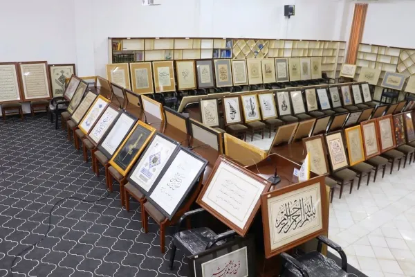 هرات کې د «کلتوري ډیپلوماسۍ» تر سرلیک لاندې د خطاطۍ اثارو ۳ ورځنی نندارتون پرانېستل شو