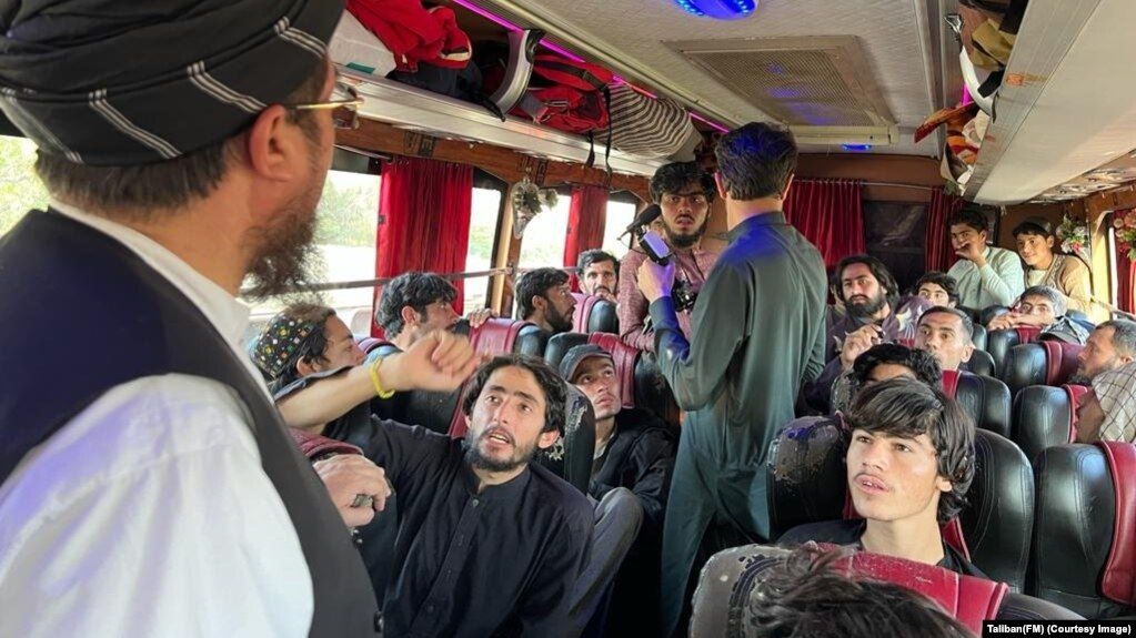 وکیل مدافع زندانیان افغان در پاکستان؛ پولیس با توسل به خشونت از پناهجویان باج گیری می‌کند