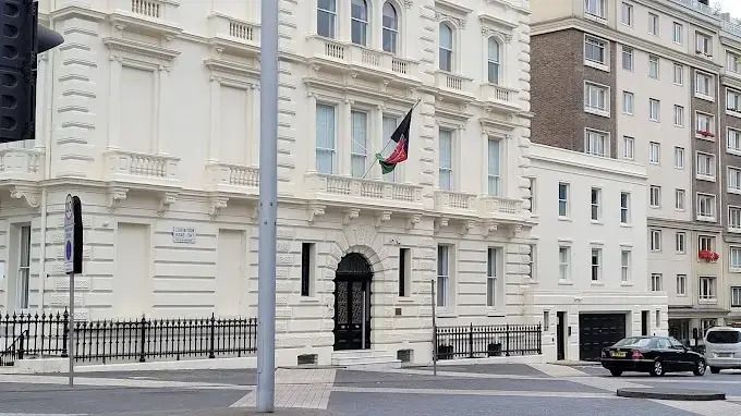 مجله دیپلومات می‌گوید بستن سفارت افغانستان در لندن یک «اشتباه اخلاقی و دیپلوماتیک» است