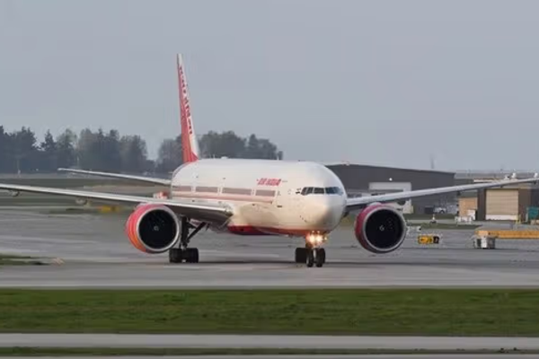 پاکستان پر هندي الوتکو د خپل هوایي حریم بندیز تر یوې بلې میاشتې پورې وغځاوه