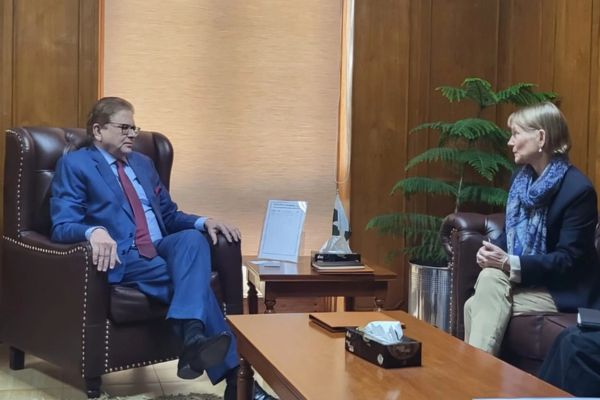 Pakistan, UN Envoys Discuss Situation Of Afghan Refugees