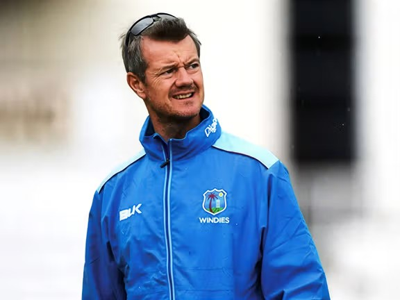 د افغانستان کرېکټ بورډ د ظرفیت‌لوړونې او بدني چمتووالي لپاره دوه نوي روزونکي ګومارلي