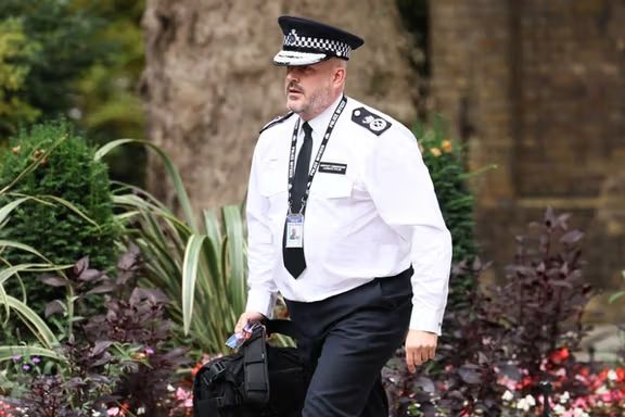 د بریتانیا پولیسو په مانچسټر کې د یهودانو پر عبادتځای برید ترهګریز وباله 