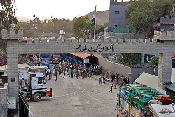 د طالبانو او پاکستان ترینګلې اړیکې؛ پر ډیورنډ کرښه د دروازو بندېدو دوه اونۍ پوره شوې