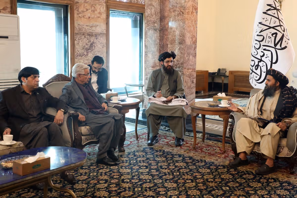 وزیر دفاع پاکستان: رژیم طالبان نماینده افغانستان نیست