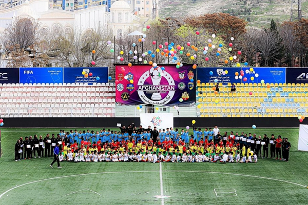 په کابل کې دوه سوه لوبغاړو د فوټبال مېله ونمانځله