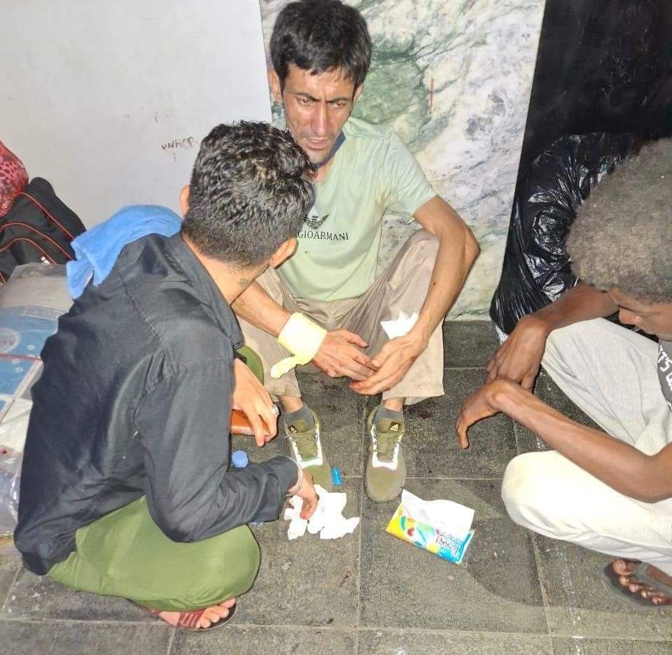 یک پناهجوی افغان در اندونزیا در اعتراض به وضعیت نامعلومش اقدام به خودکشی کرد 