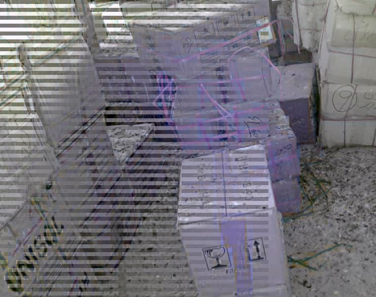 کندهار کې د درملو سوداګر: طالبان د درملو موټر د ثبت په نامه په ورځو ورځو لمر ته دروي