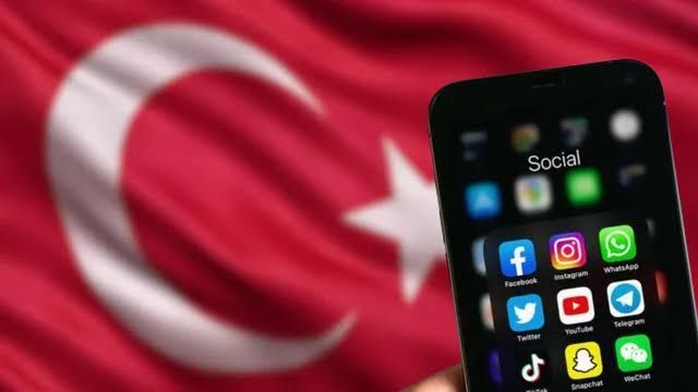 ترکيه له ۱۵ کلونو څخه کم عمره ماشومانو لپاره د ټولنيزو شبکو کارول محدودوي