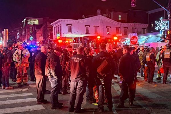 د امریکا په براون پوهنتون کې د ډزو له امله تر اوسه ۲ کسان وژل شوي او ۸ نور ټپيان دي