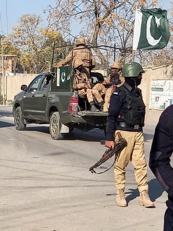 الجيش الباكستاني يعلن إحباط هجوم انتحاري في شمال وزيرستان 