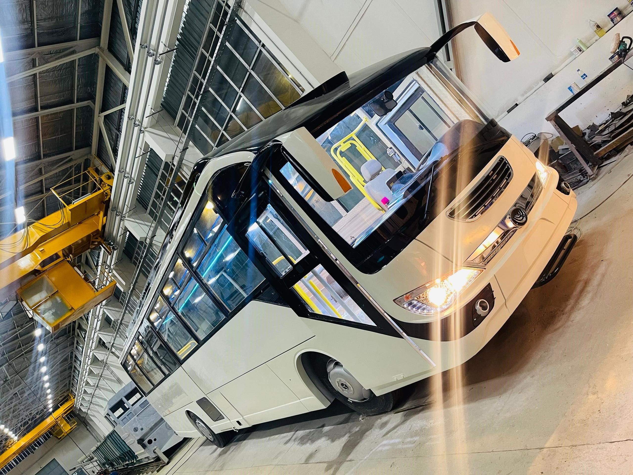 سخنگوی طالبان از ساخت بس شهری تولید افغانستان خبر داد