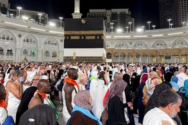 د حج ناقانونه زیارت کوونکو پر وړاندې اقدام؛ سعودي عربستان ۲۶۹ زره کسان بېرته ستانه کړي
