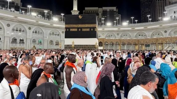 د حج ناقانونه زیارت کوونکو پر وړاندې اقدام؛ سعودي عربستان ۲۶۹ زره کسان بېرته ستانه کړي