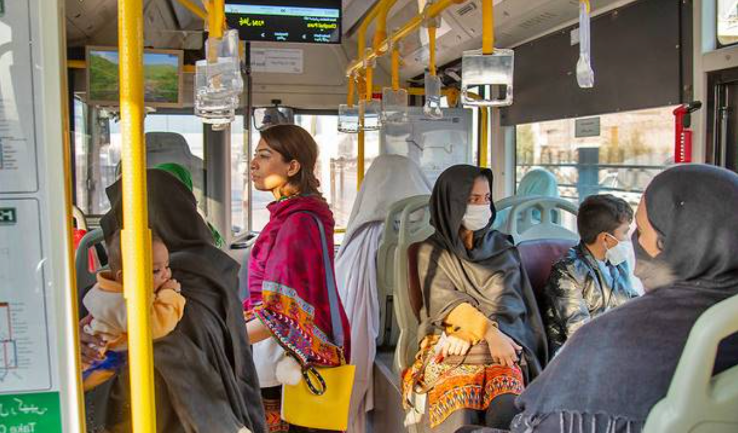 پاکستان په اسلام اباد کې د ښځینه زده کونکو او ښوونکو لپاره وړیا ټرانسپورټي سیستم جوړي