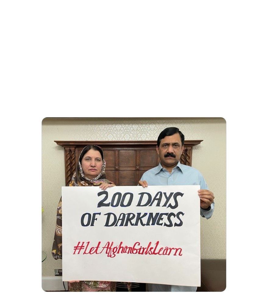 ۲۰۰ روز تاریکی؛والدین ملاله یوسف‌زی به تداوم تعطیلی مکاتب دخترانه توسط طالبان اعتراض کردند