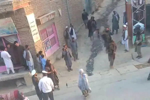 د کابل په دشت برچي کې د ښوونځي دننه چاودنه؛ ۵۲ کسان ټپیان شوي ډېری قربانیان ماشومان دي