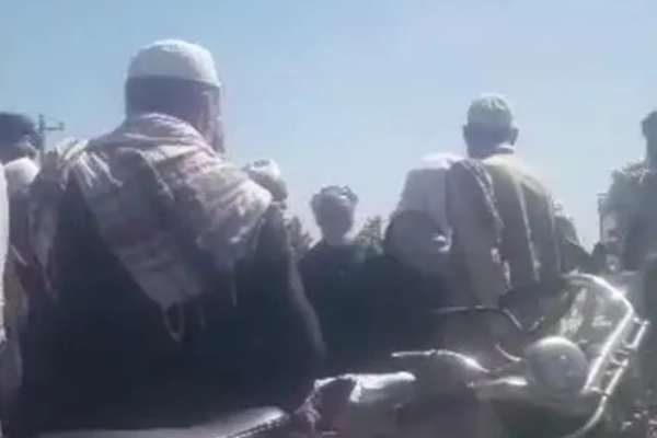 Retirees Protest In Front Of UNAMA Office In Kabul Against Non-Payment Of Salaries