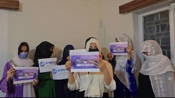 د بشري حقونو بنسټ: پاکستان دې د افغان کډوالو جبري‌ اېستل او خپلسرې نیونې ودروي