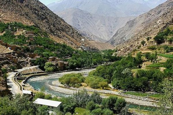 طالبانو په پنجشېر کې د ۶۰۰ څخه زیاتو زمرد کانونو د استخراج جوازونه ورکړي دي