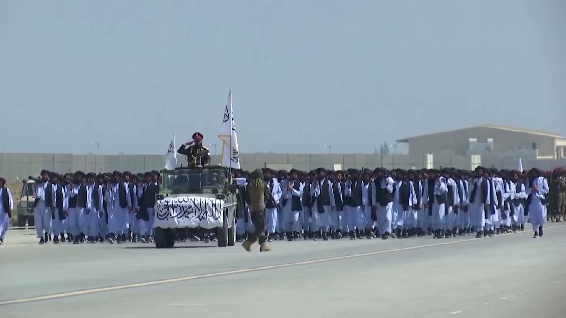 طالبان لترامب: قلتم إنكم لا تستخدمون القوة ضدنا