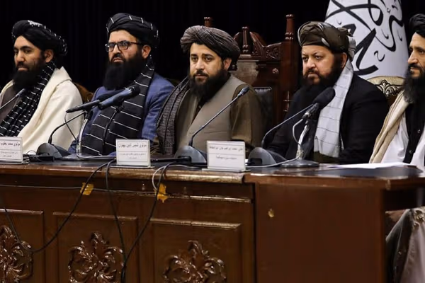 ملا یعقوب نشستی درباره وضعیت «دفاعی و امنیتی» برگزار کرد