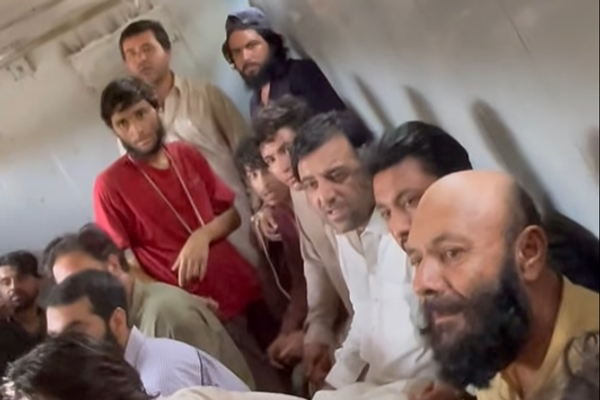 په کراچۍ کې پښتانه سیاستوال او سوداګر له تبعیضي چلند څخه شکایت کوي