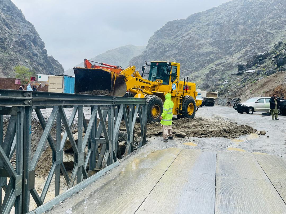 طالبان: د وروستیو ورښتونو له امله په څو ولایتونو کې لویې لارې تړل شوې دي