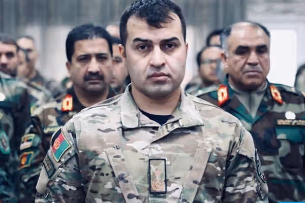 سادات: افغانها اول میجنگند بعد سیاست میکنند
