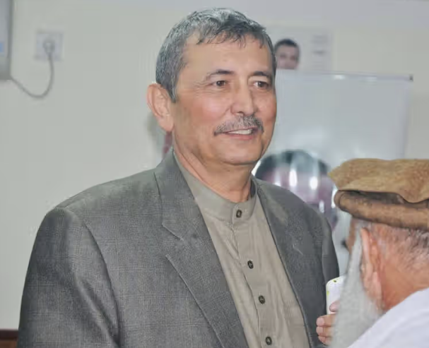 مسؤول أفغاني سابق: صبر سراج الدين حقاني نفد إزاء هبة الله أخوند زاده