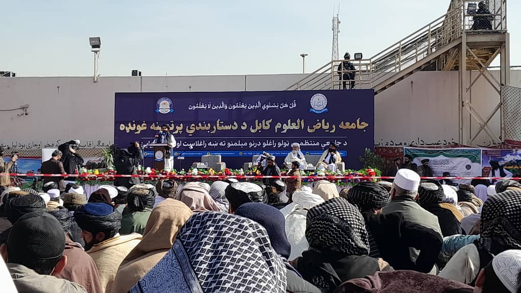 امیر خان متقي: هیڅ افغان له افغانستان څخه بهر نظامي فعالیت نه شي ترسره کولای