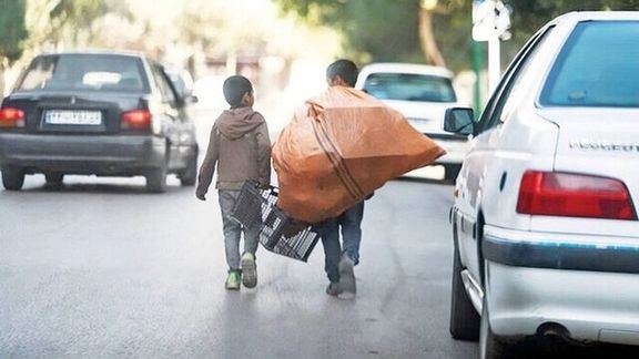 ایران: تېرکال ۲زره افغان کارګر ماشومان له خپلو کورنیو سره یو ځای له دغه هېواده و اېستل شول