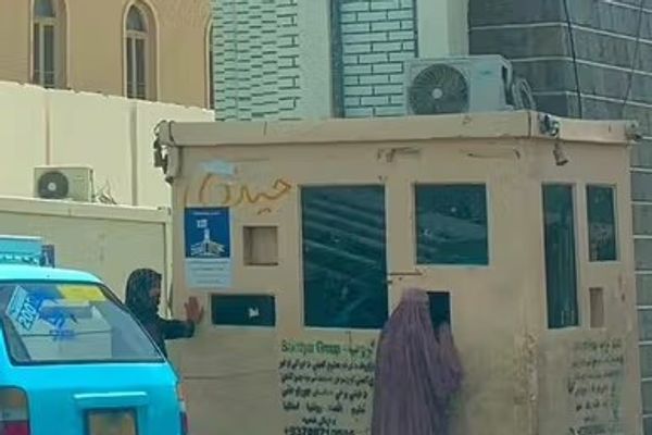 سكان قندهار: شكاوانا لا تصل إلى زعيم طالبان بسبب المحيطين به