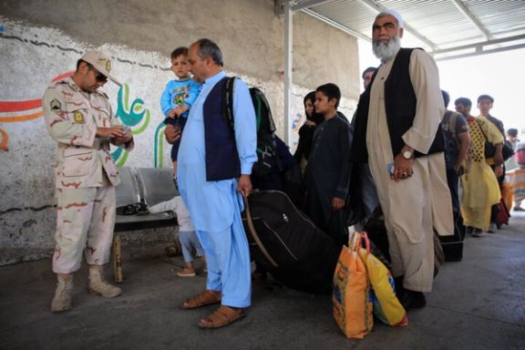 ایران په خراسان رضوي کې د ۶۰۰ زره افغان کډوالو پر شړلو او تنظیم کار کوي