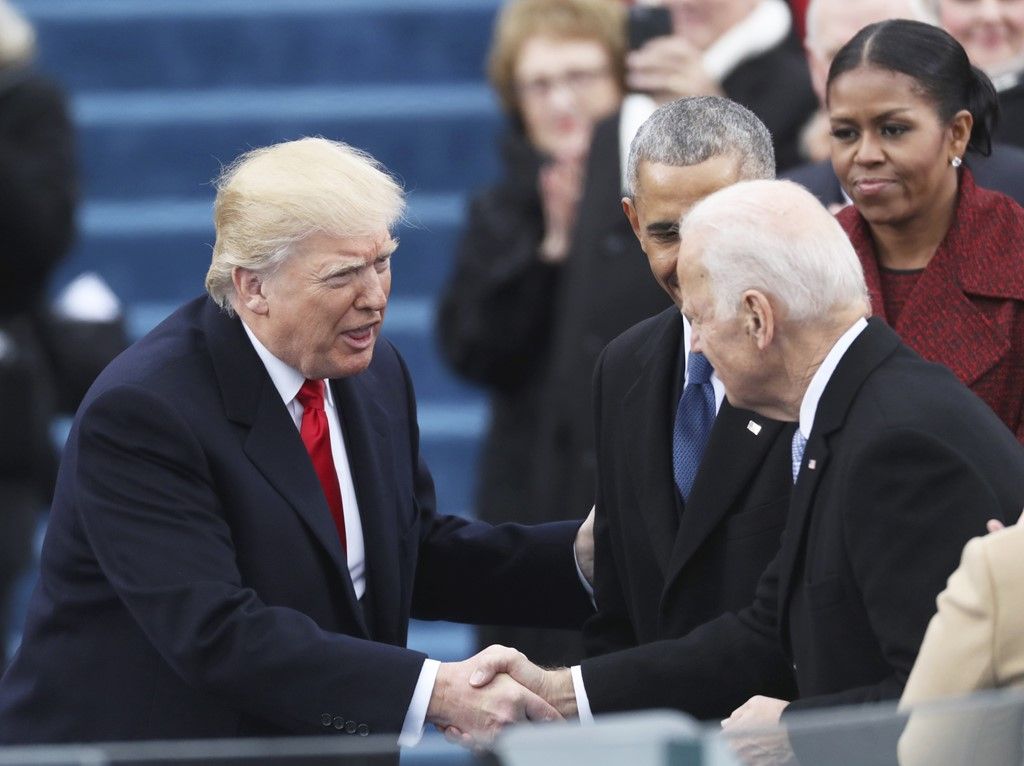 یک سال مانده به انتخابات امریکا، بایدن در پنج ایالت از شش ایالت کلیدی 'از ترامپ عقب‌ است'