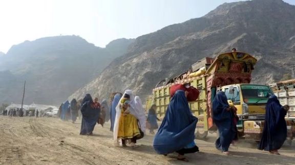 صلیب سرخ برای کمک به مهاجران بازگشته از پاکستان ۲۸ میلیون دالر درخواست کرد