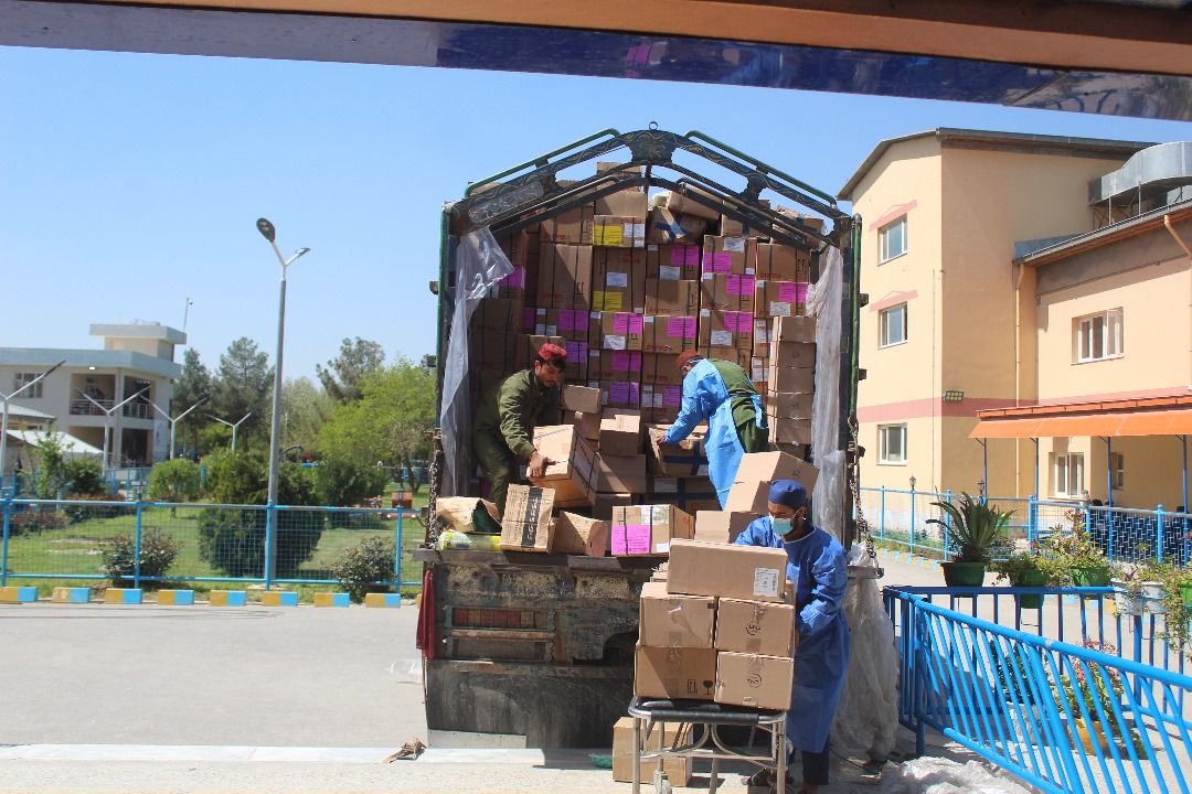 سازمان بهداشت جهانی به ارزش ۱۰۵ هزار دالر دارو به شفاخانه‌ حوزه‌ای قندوز کمک کرده است 