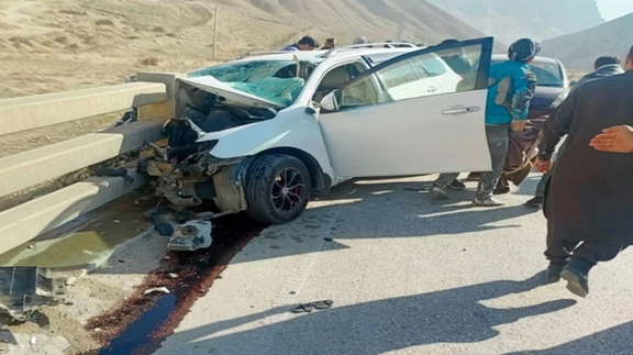 په سمنګان ولایت کې د دوو ترافیکو پېښو له امله ۴ کسان مړه شوي او ۷ نور ټپيان دي