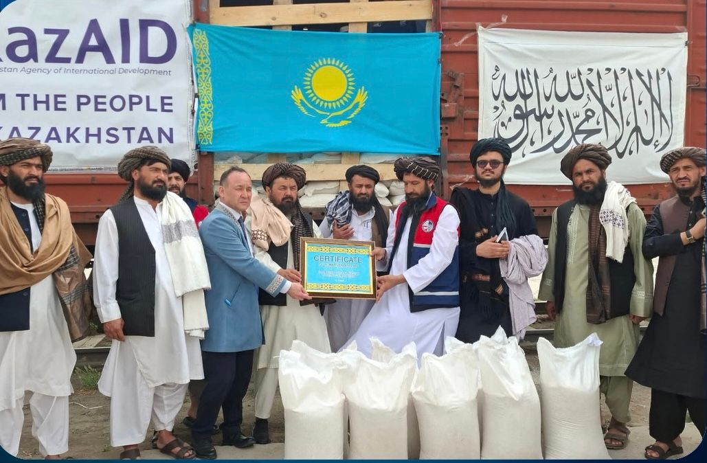 له ستنېدونکو افغانانو سره د قزاقستان د مرستو جوپه بلخ ته رسېدلې ده