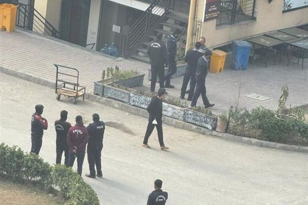 Pakistani Police Intensify Arrests of Afghan Refugees Amid Escalating Tensions