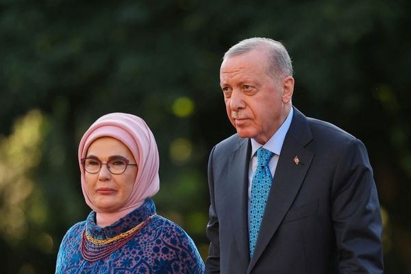 د ترکیې لومړۍ مېرمن د میلانیا ټرمپ څخه د غزې په اړه د غږ پورته کولو غوښتنه وکړه
