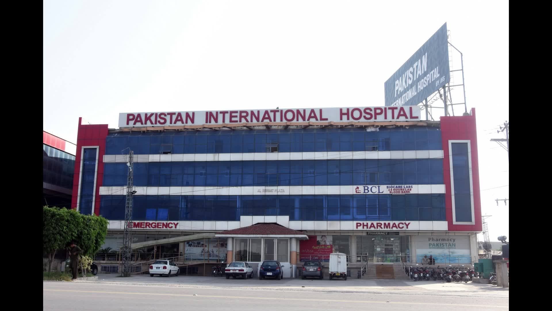 رئیس جامعه گردشگری سلامت ایران: یک میلیارد دالر از پول بیماران افغان به جیب پاکستان می‌رود