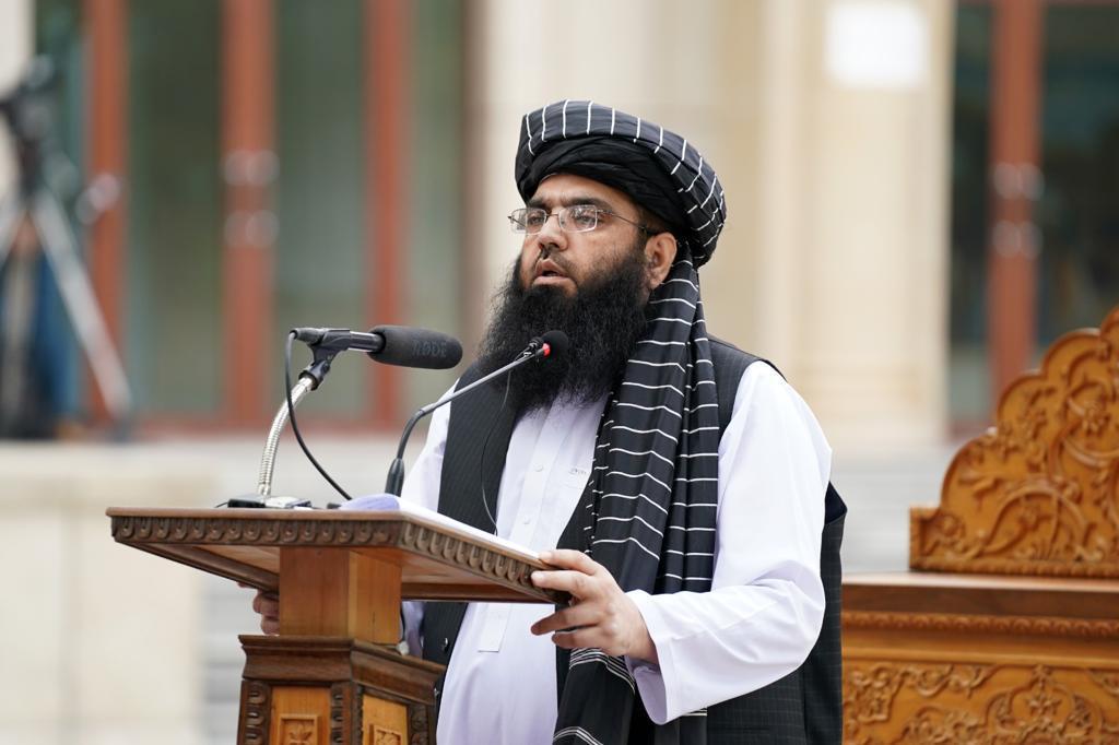 کفیل رئیس‌الوزرای طالبان: جهان می‌داند در افغانستان حکومت به دست کیست