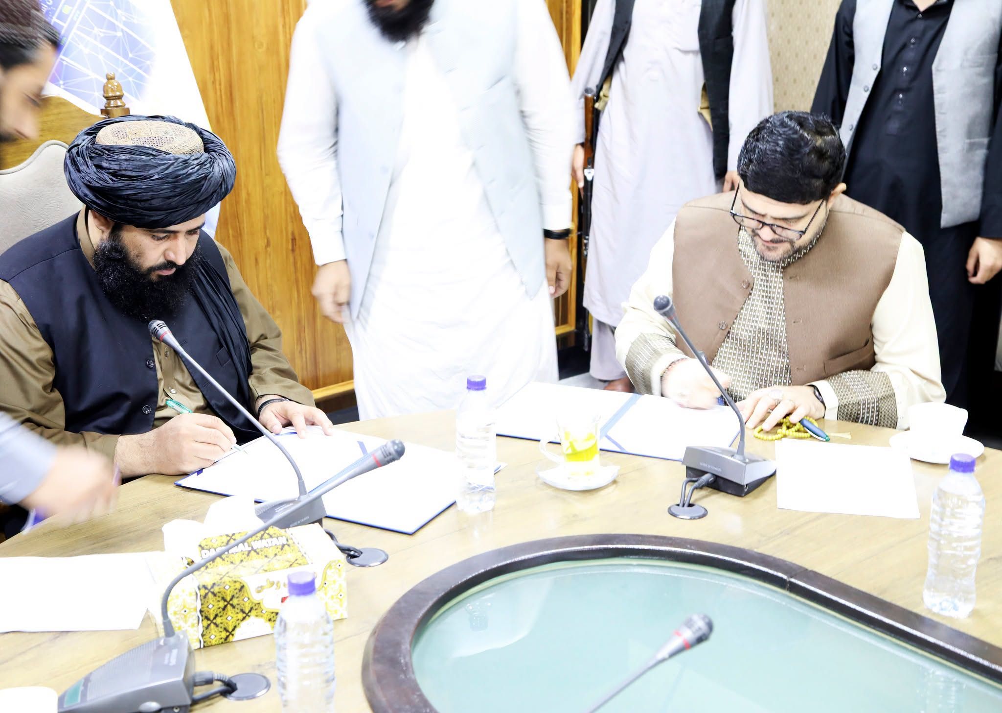 طالبانو په ۱۳ سرحدي ولسوالیو کې د مخابراتي پوښښ د پراخولو خبر ورکړی