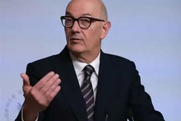 د ایران د بریدونو له امله نړۍ هره ورځ د ۱۱ میلیونه بېلره تېلو له کمښت سره مخ ده