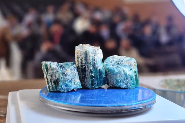 طالبان پارسال ۱۱۱ هزار قیراط زمرد پنجشیر را ۳۲ میلیون دالر فروخته است