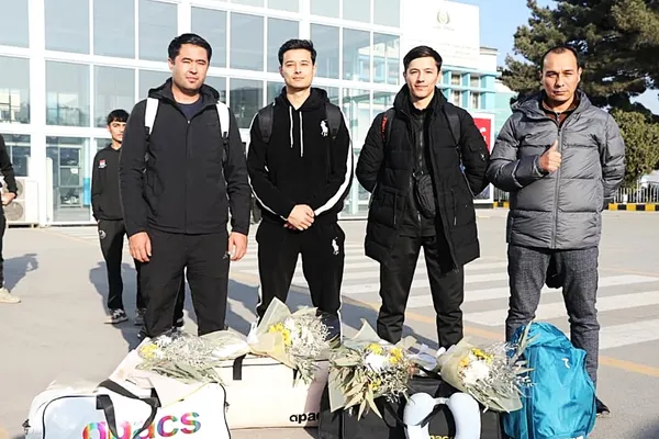 ورود ورزشکاران اوزبیکستان به کابل برای رقابتهای آزاد بدمینتون