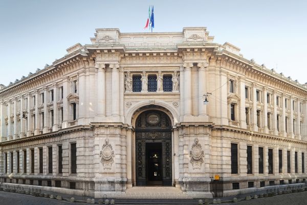 د ایټالیا مرکزي بانک: اقتصادي وده راکمه شوې او انفلاسیون لوړ شوی