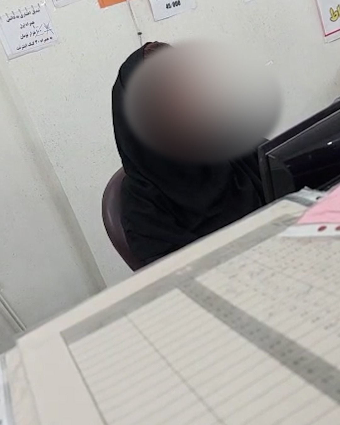 اختصاصی افغانستان اینترنشنال: تخلف مالی کارمندان مسئول ثبت نام مهاجران افغانستان در تهران